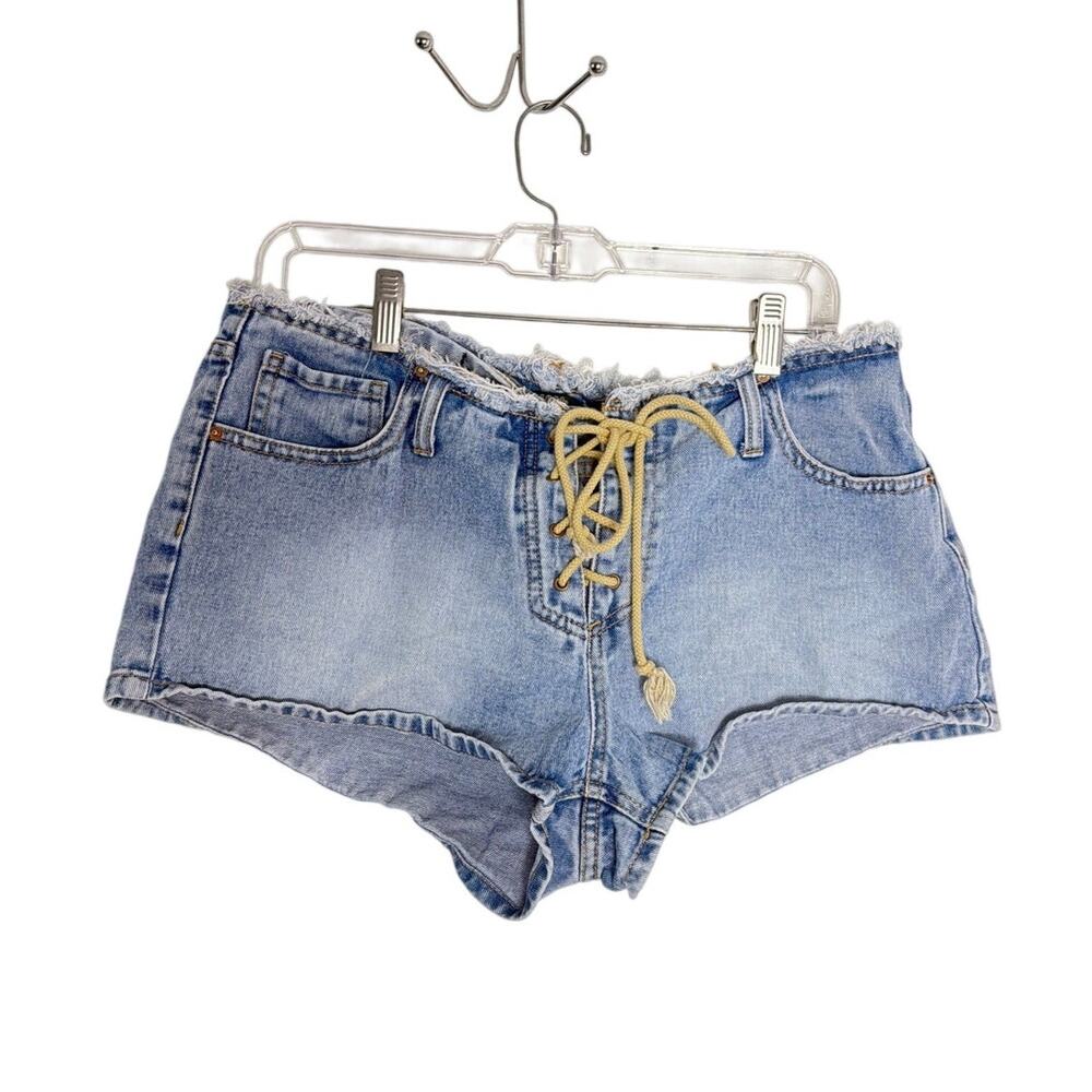 Wild Fable Womens Size 14 Light Wash Cutoff Raw Hem Denim Booty Shorts
